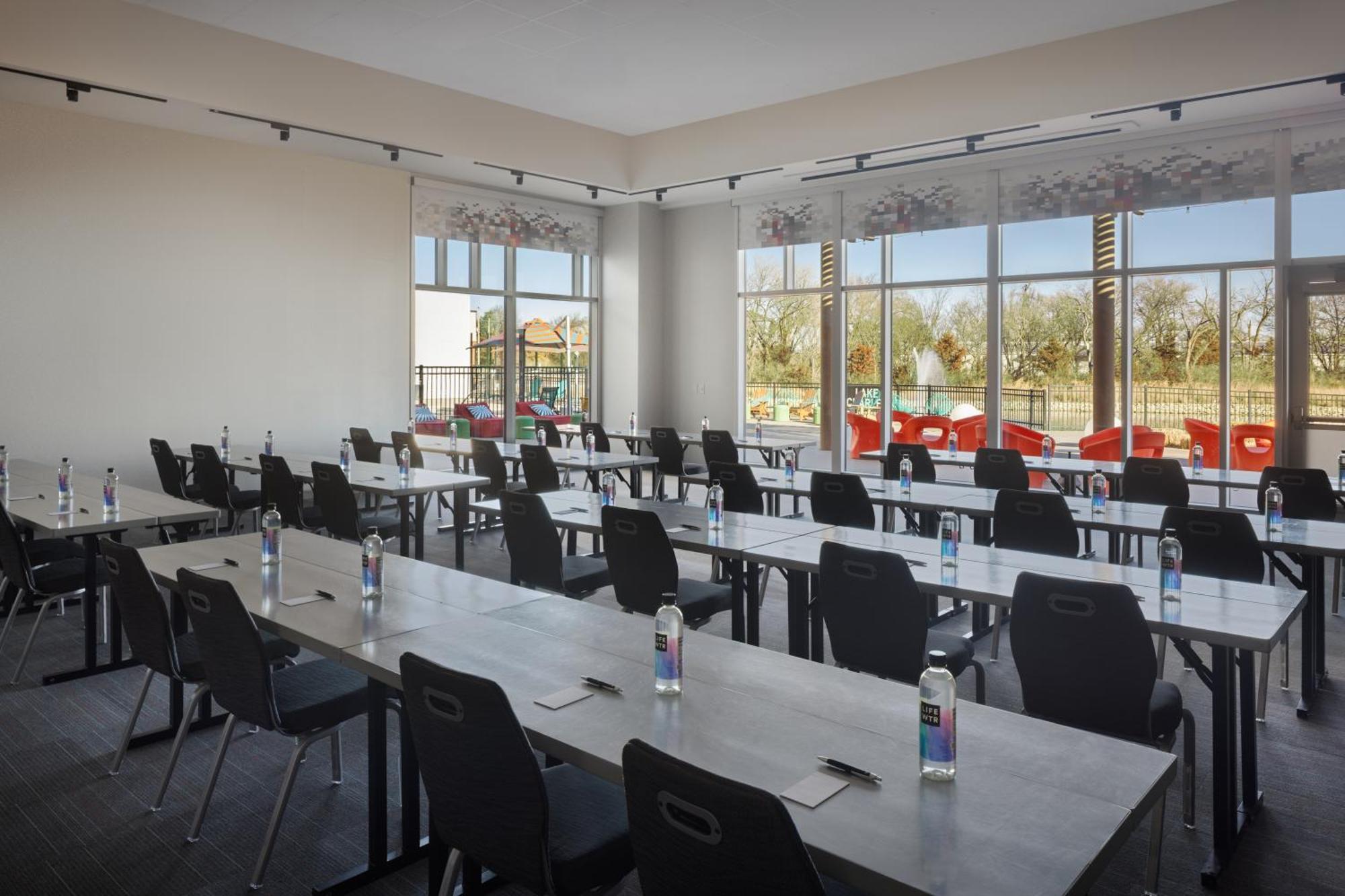 Aloft Hotel 3*
